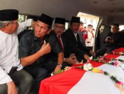 Batam Berduka, Jenazah Dato’ H. Nyat Kadir Dimakamkan di Seitemiang