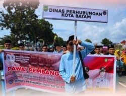 Bus Trans Batam Tampil Memukau di Pawai HUT RI ke-80